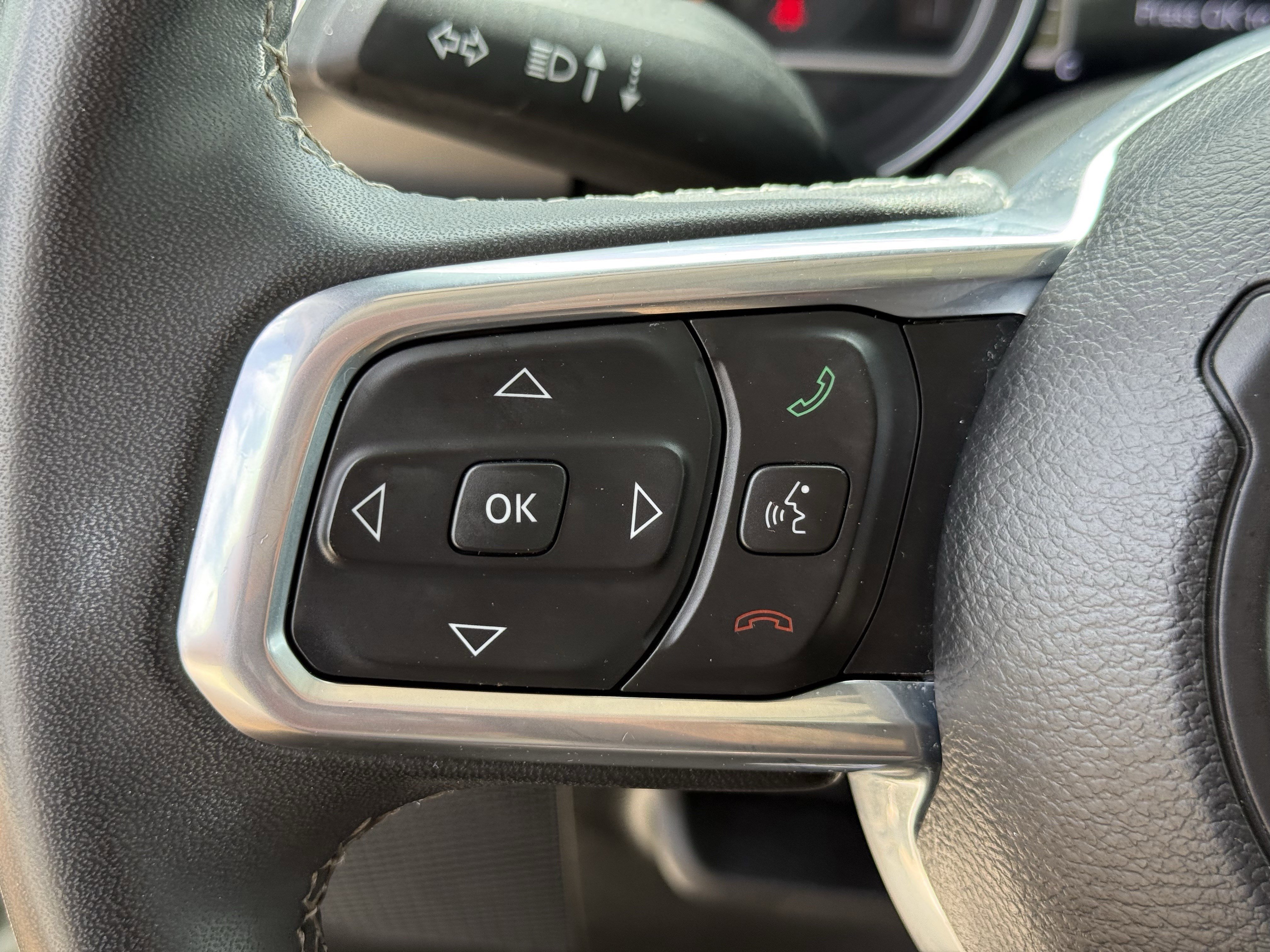 Used 2023 Jeep Gladiator Overland image 16