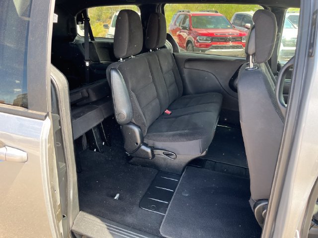 Used 2018 Dodge Grand Caravan SE FWD image 11