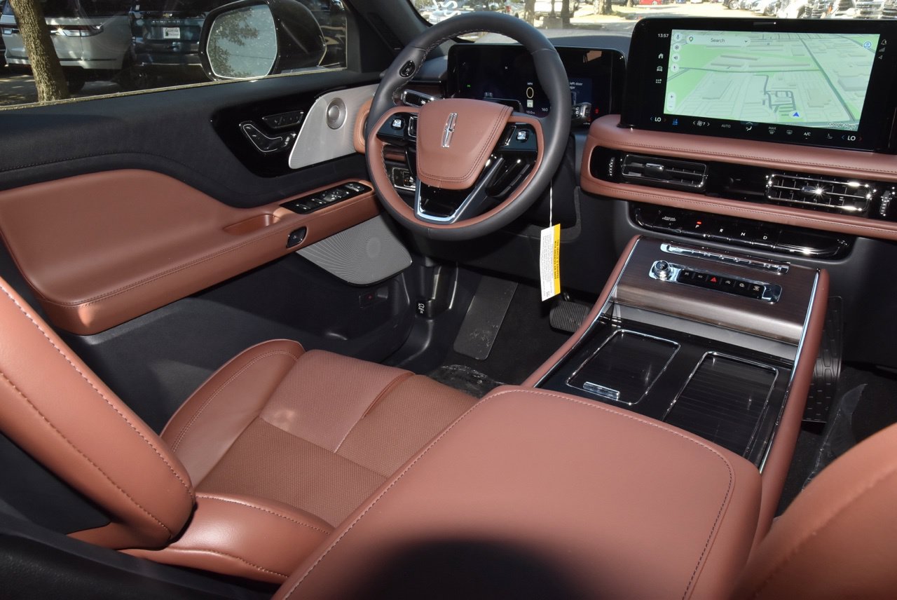 New 2027 Lincoln Aviator Reserve AWD/4WD image 16