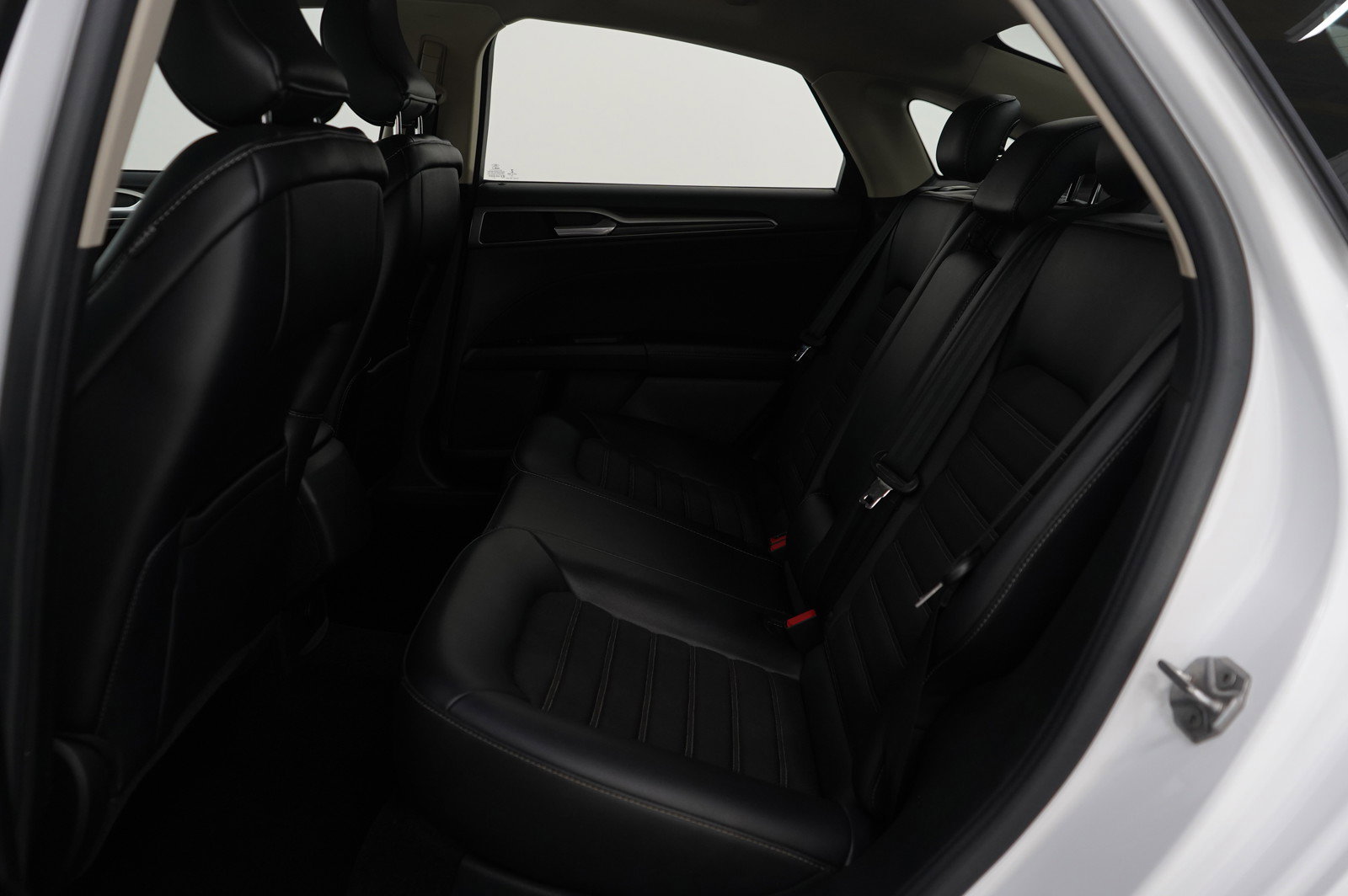 Used 2017 Ford Fusion SE w/ Equipment Group 201A image 13