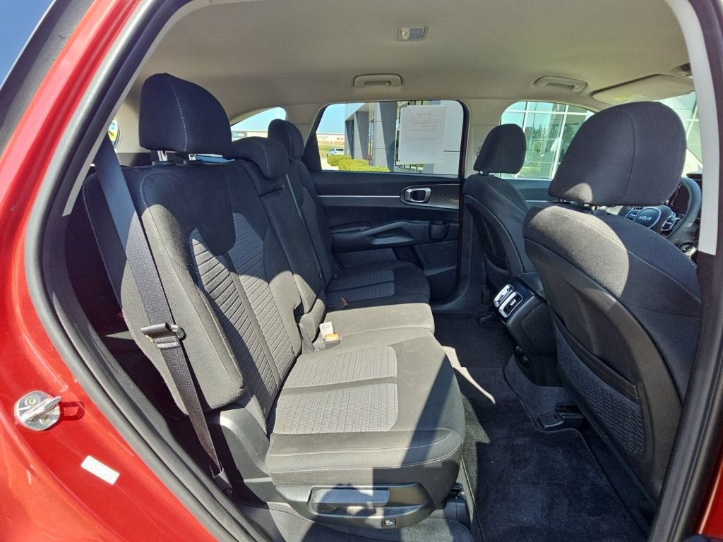 Used 2022 Kia Sorento LX FWD image 19