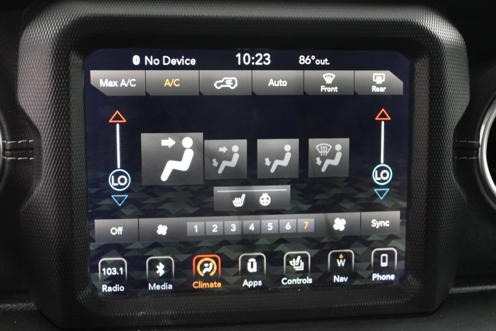Used 2018 Jeep Wrangler Unlimited Sahara AWD/4WD image 32