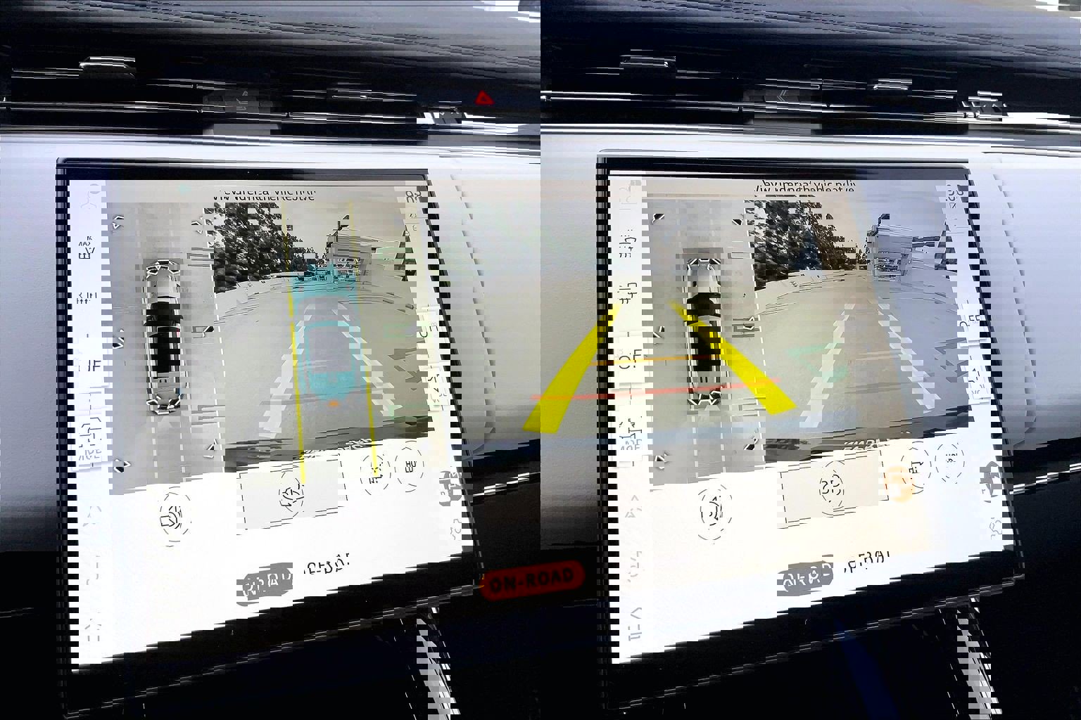 Used 2025 Land Rover Range Rover Sport image 26