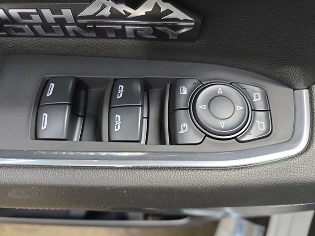 Used 2024 Chevrolet Silverado 1500 High Country w/ Technology Package AWD/4WD image 30