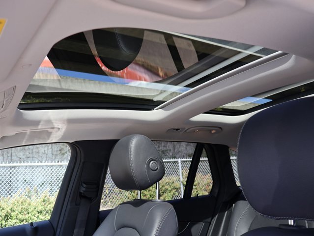 Used 2021 Mercedes-Benz GLC 300 4MATIC image 20