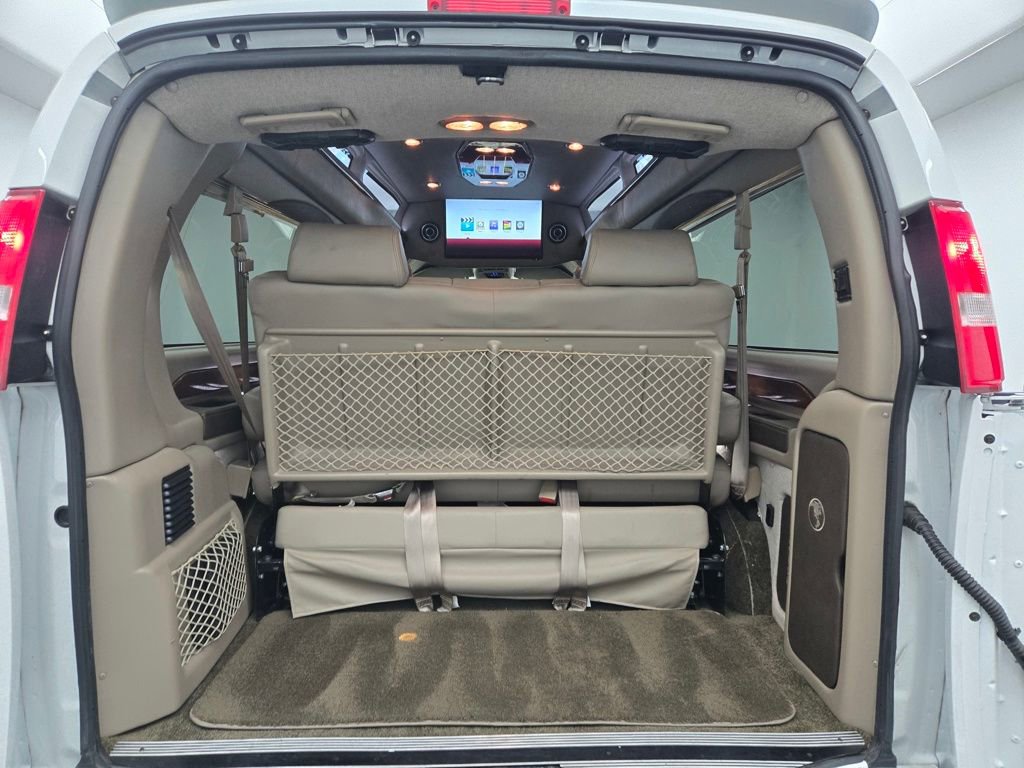 Used 2020 GMC Savana 2500 Extended w/ Enhanced Convenience Package image 7