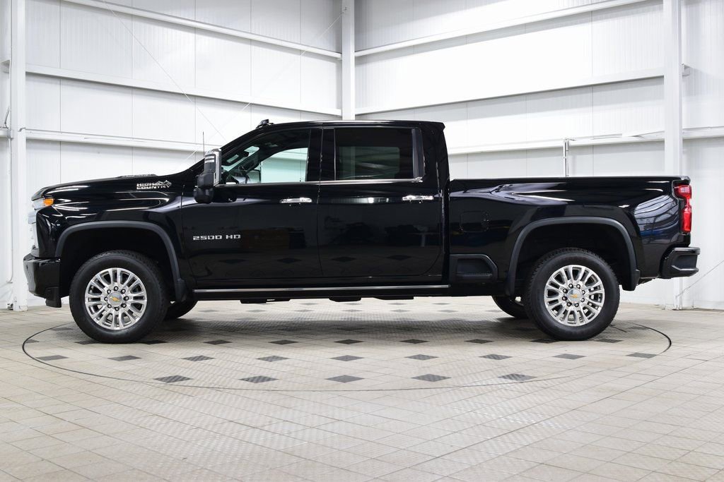 Used 2023 Chevrolet Silverado 2500 High Country w/ Z71 Off-Road Package image 4