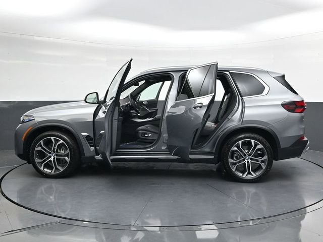 Used 2026 BMW X5 xDrive40i w/ Climate Comfort Package image 35