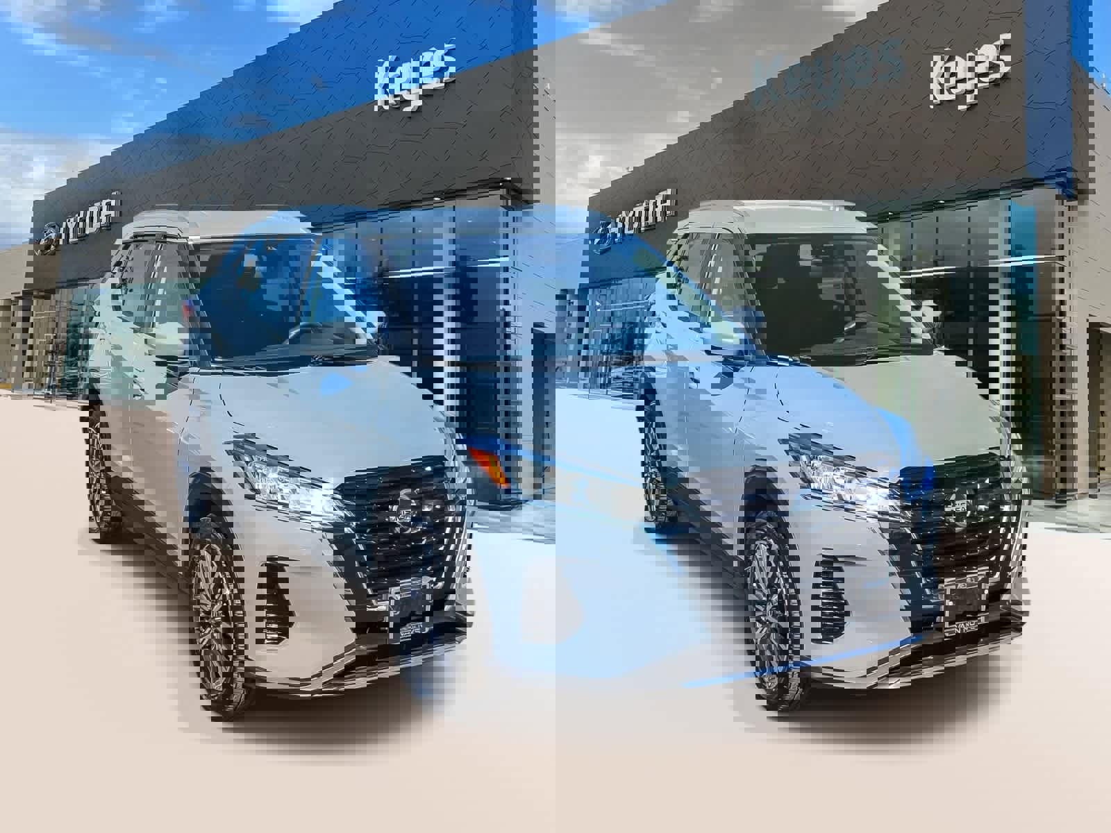 Used 2021 Nissan Kicks SV image 3