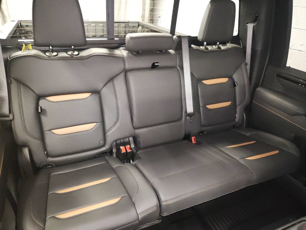 New 2026 GMC Sierra 2500 AT4 w/ AT4 Premium Plus Package AWD/4WD image 10