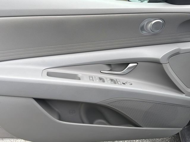 Certified 2025 Hyundai Elantra Hybrid w/ Cargo Package FWD image 10