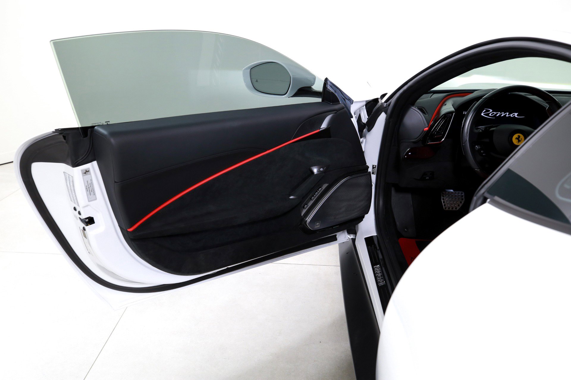 Used 2022 Ferrari Roma image 10