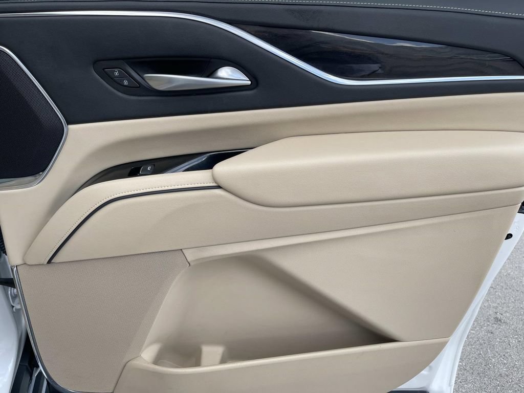 Certified 2024 Cadillac Escalade ESV Premium Luxury AWD/4WD image 25