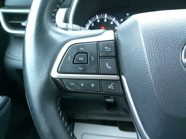 Used 2022 Toyota Highlander XLE AWD/4WD image 14