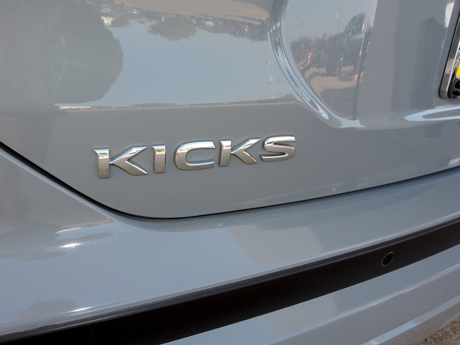 Used 2023 Nissan Kicks SV FWD image 14