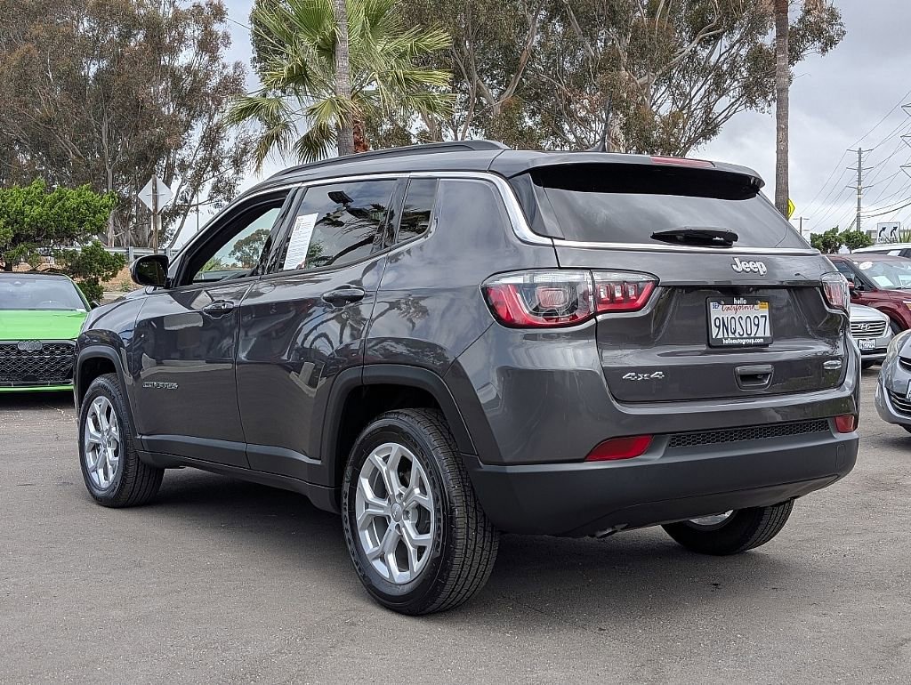 Used 2024 Jeep Compass Latitude AWD/4WD image 12