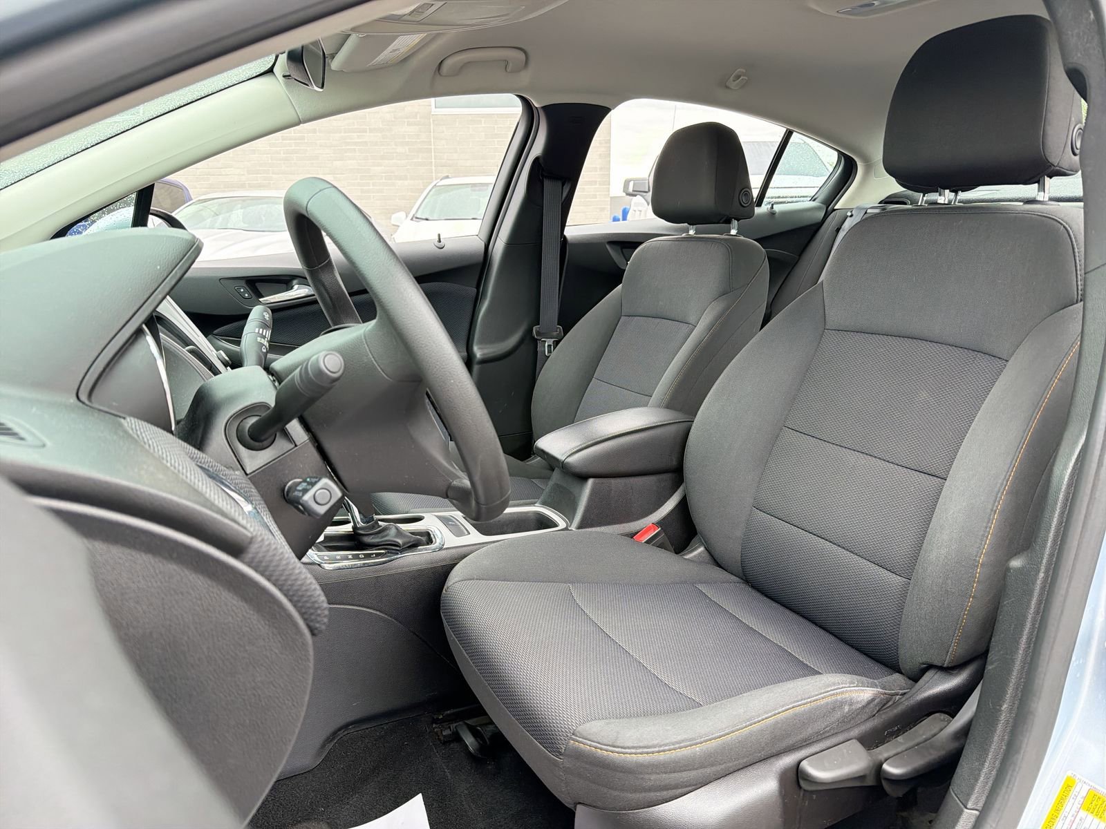 Used 2017 Chevrolet Cruze LS FWD image 20