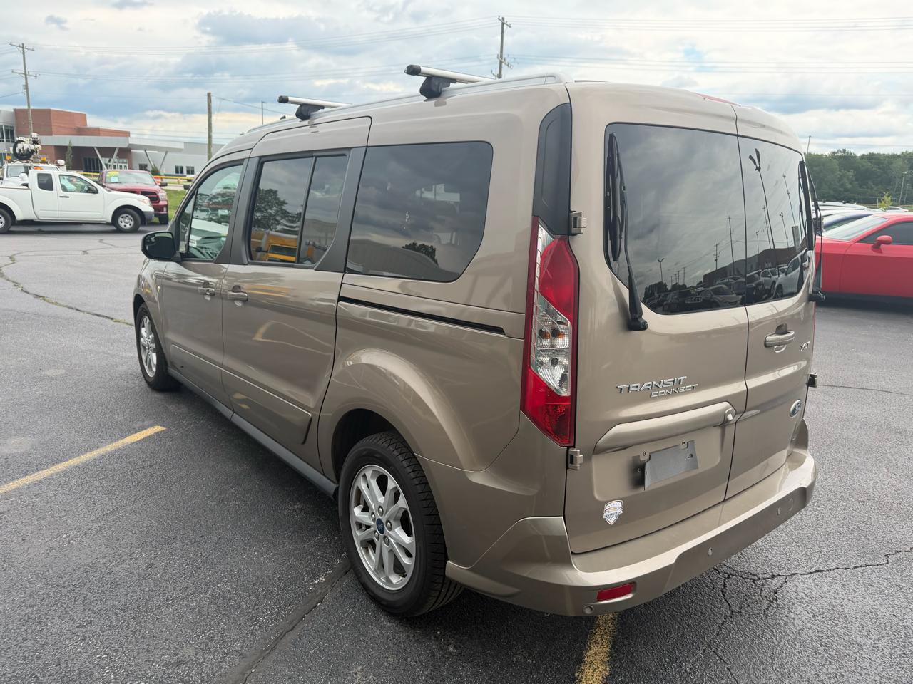 Used 2020 Ford Transit Connect XLT FWD image 5