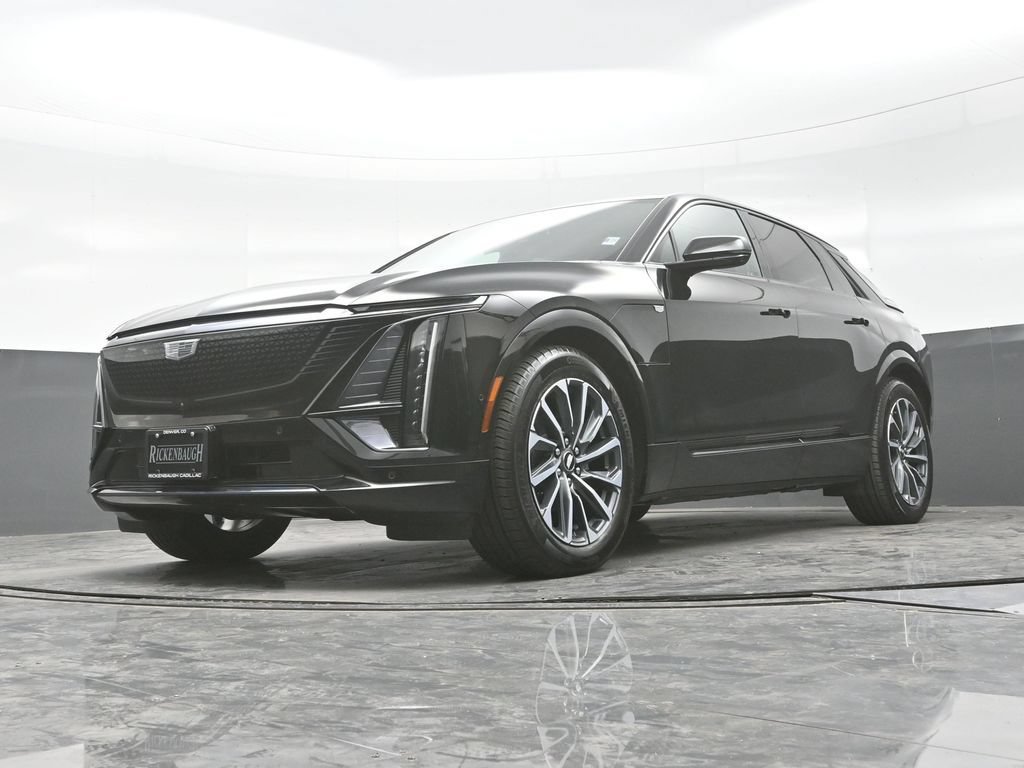 Certified 2025 Cadillac Lyriq Luxury AWD/4WD image 23