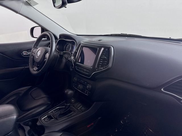 Used 2020 Jeep Cherokee Trailhawk w/ Technology Group image 27