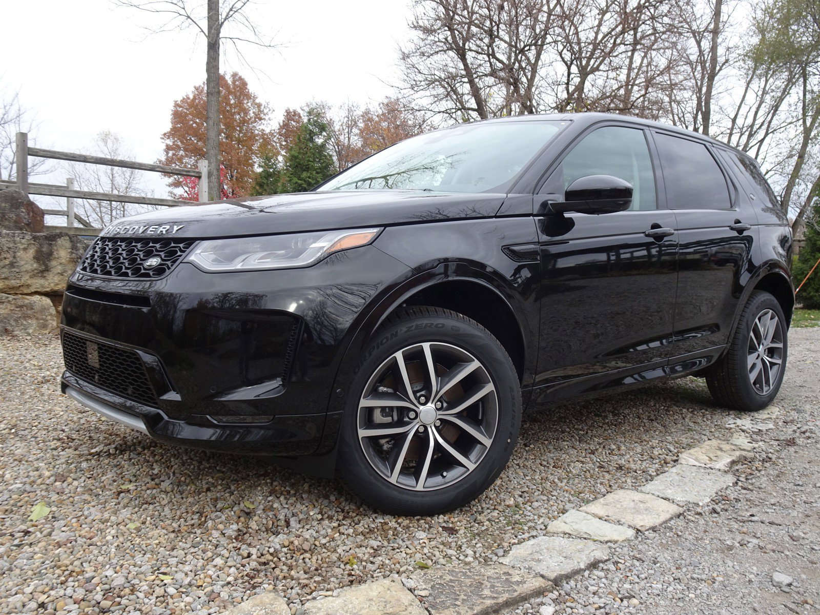 New 2025 Land Rover Discovery Sport S image 1