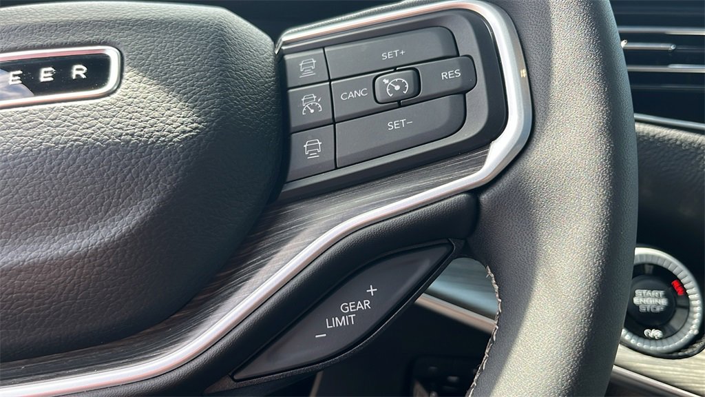 Used 2024 Jeep Wagoneer Series III w/ Premium Group I image 28