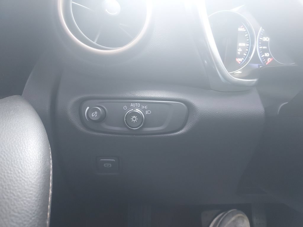 Used 2023 Chevrolet Blazer Premier FWD image 22