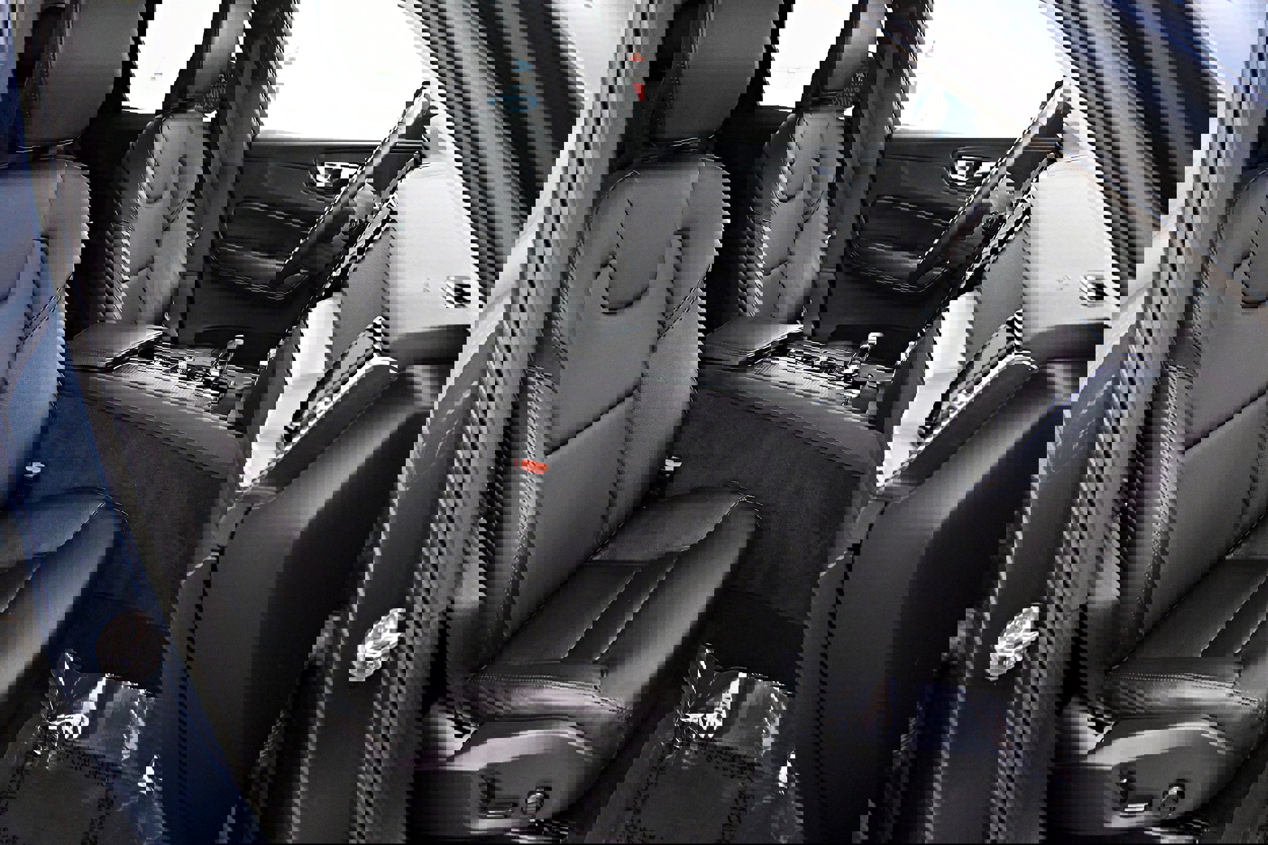 Used 2023 Volvo XC60 B5 Core w/ Climate Package image 26