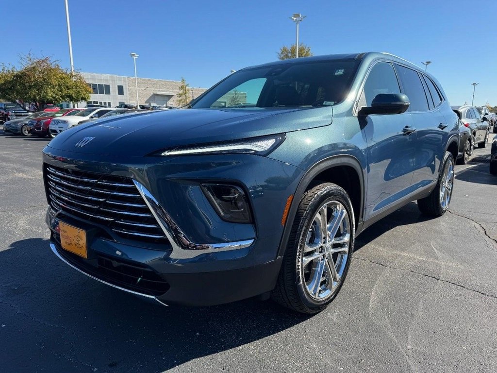 Used 2026 Buick Enclave Preferred w/ Power Package image 8