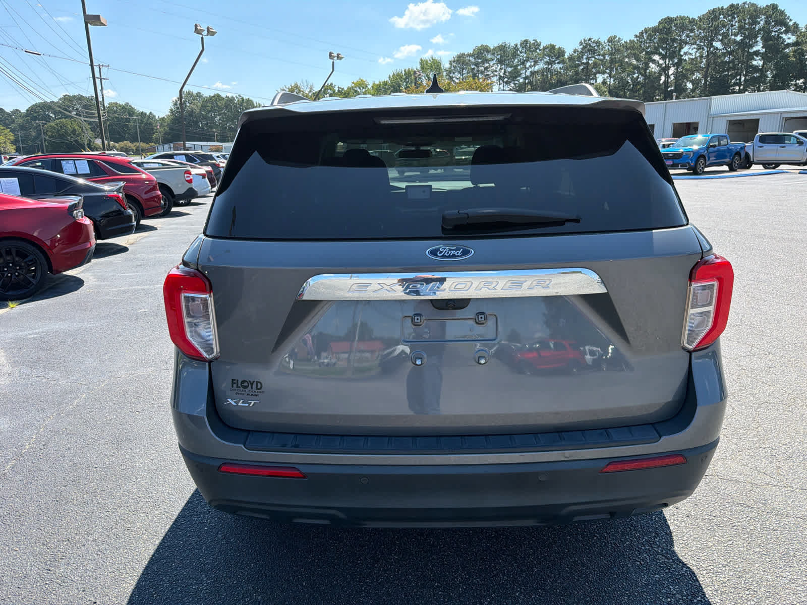 Used 2023 Ford Explorer XLT RWD image 4