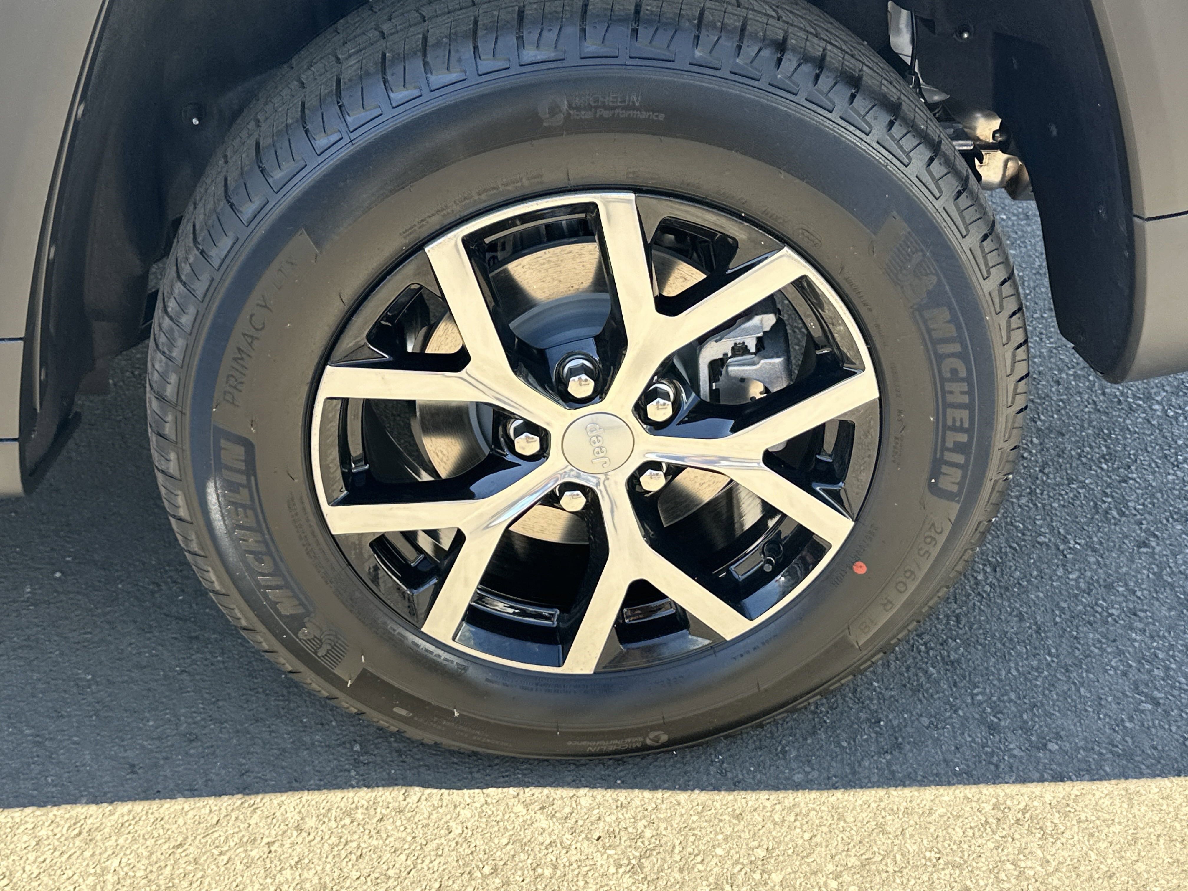 New 2025 Jeep Grand Cherokee Limited w/ Luxury Tech Group II image 25