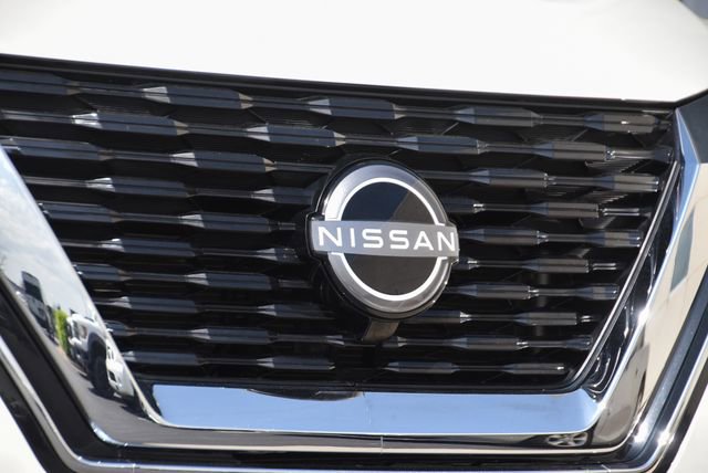 Used 2023 Nissan Rogue SV w/ SV Premium B Package image 12