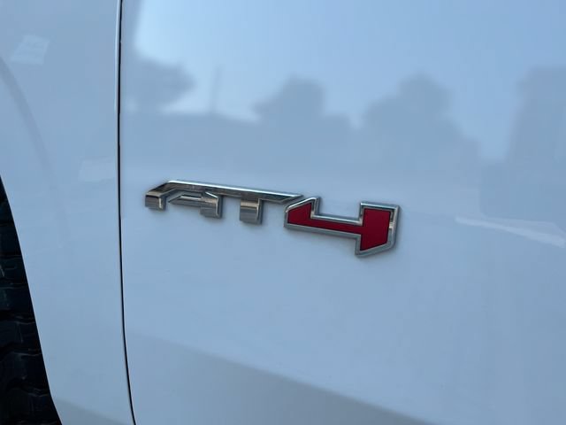 Used 2023 GMC Yukon AT4 w/ Technology Package AWD/4WD image 39