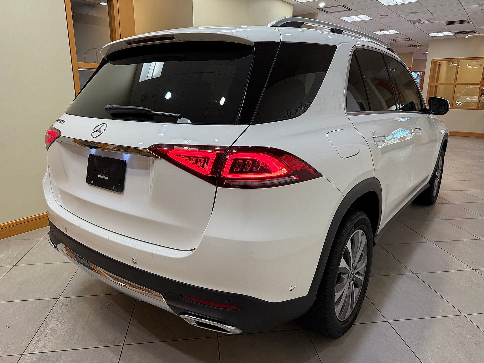 Used 2021 Mercedes-Benz GLE 350 image 4
