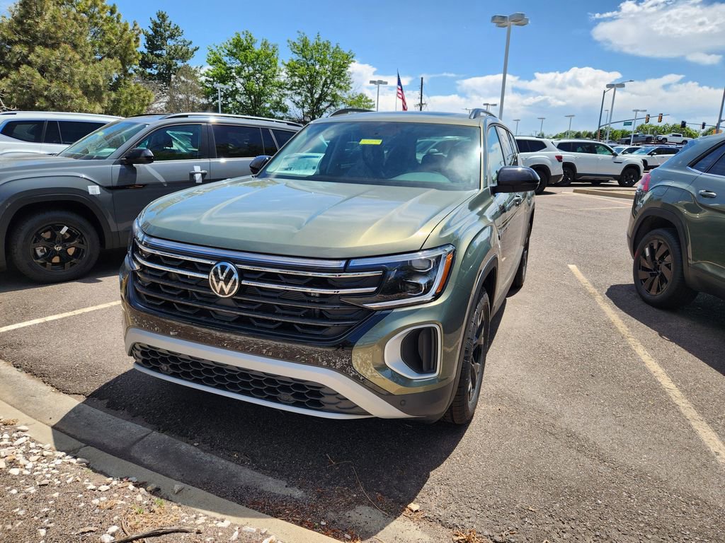 New 2026 Volkswagen Atlas Peak Edition AWD/4WD image 3