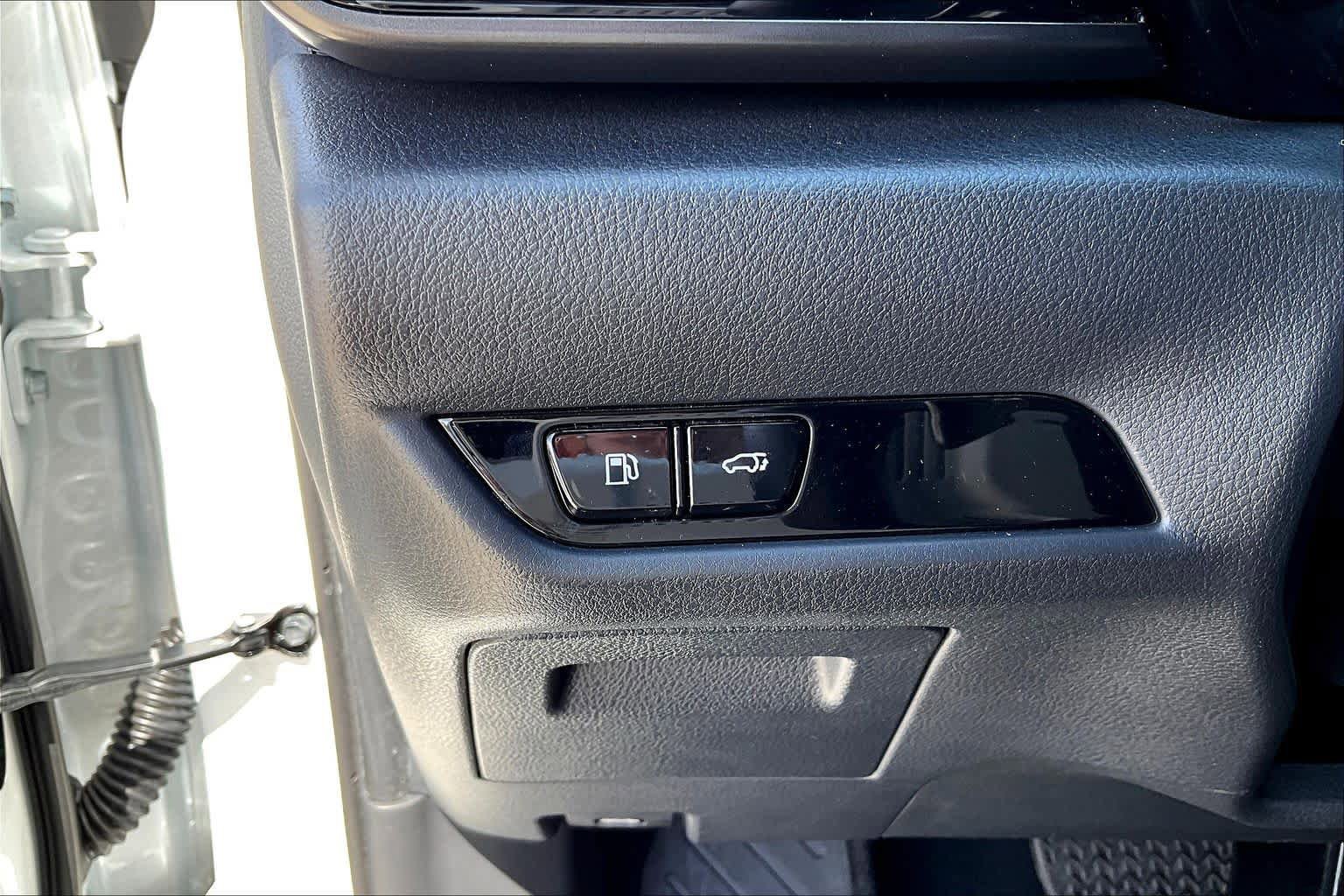 Used 2025 Lexus NX 250 FWD w/ Accessory Package (Z1) image 33