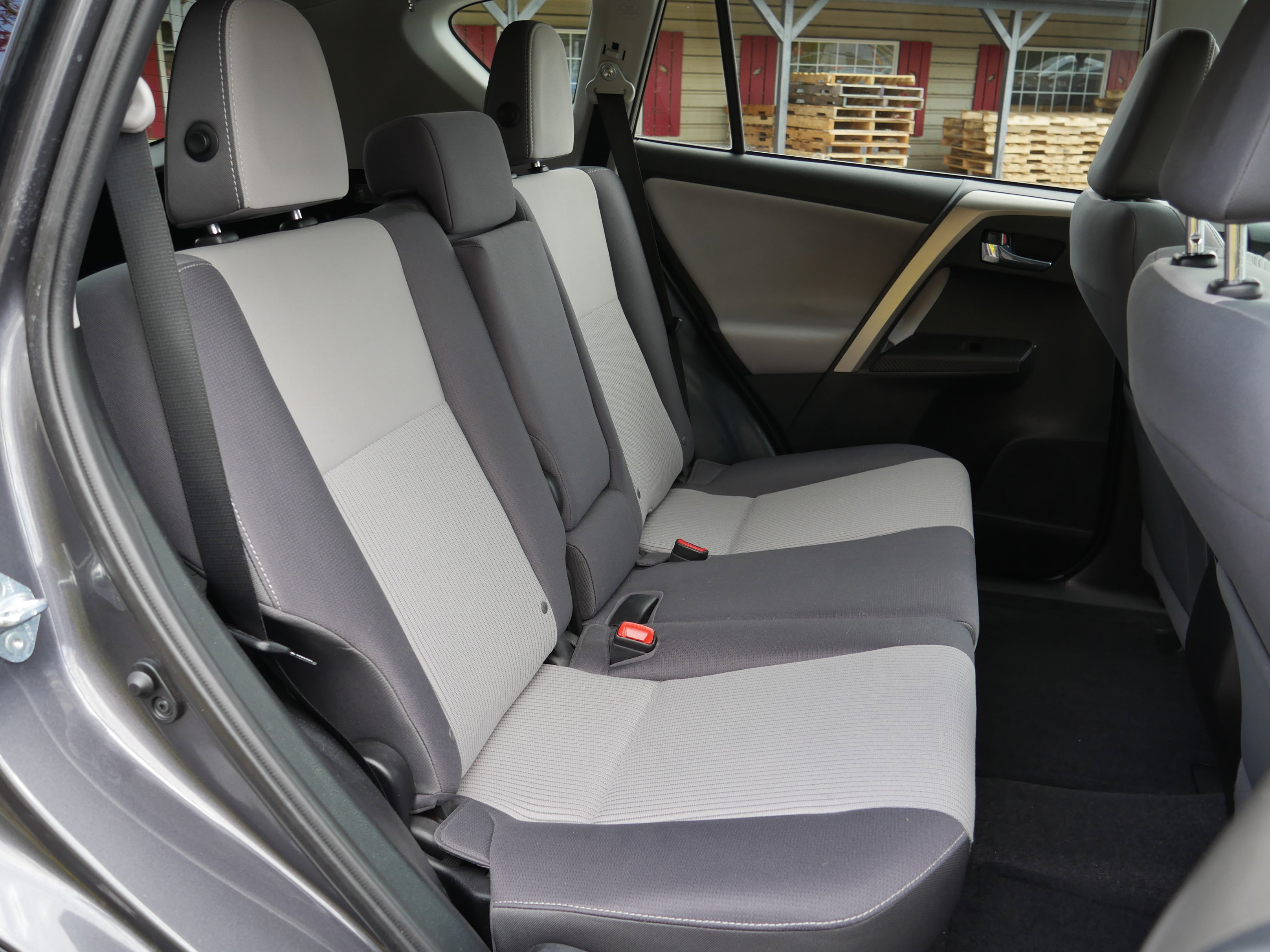 Used 2014 Toyota RAV4 XLE FWD image 28