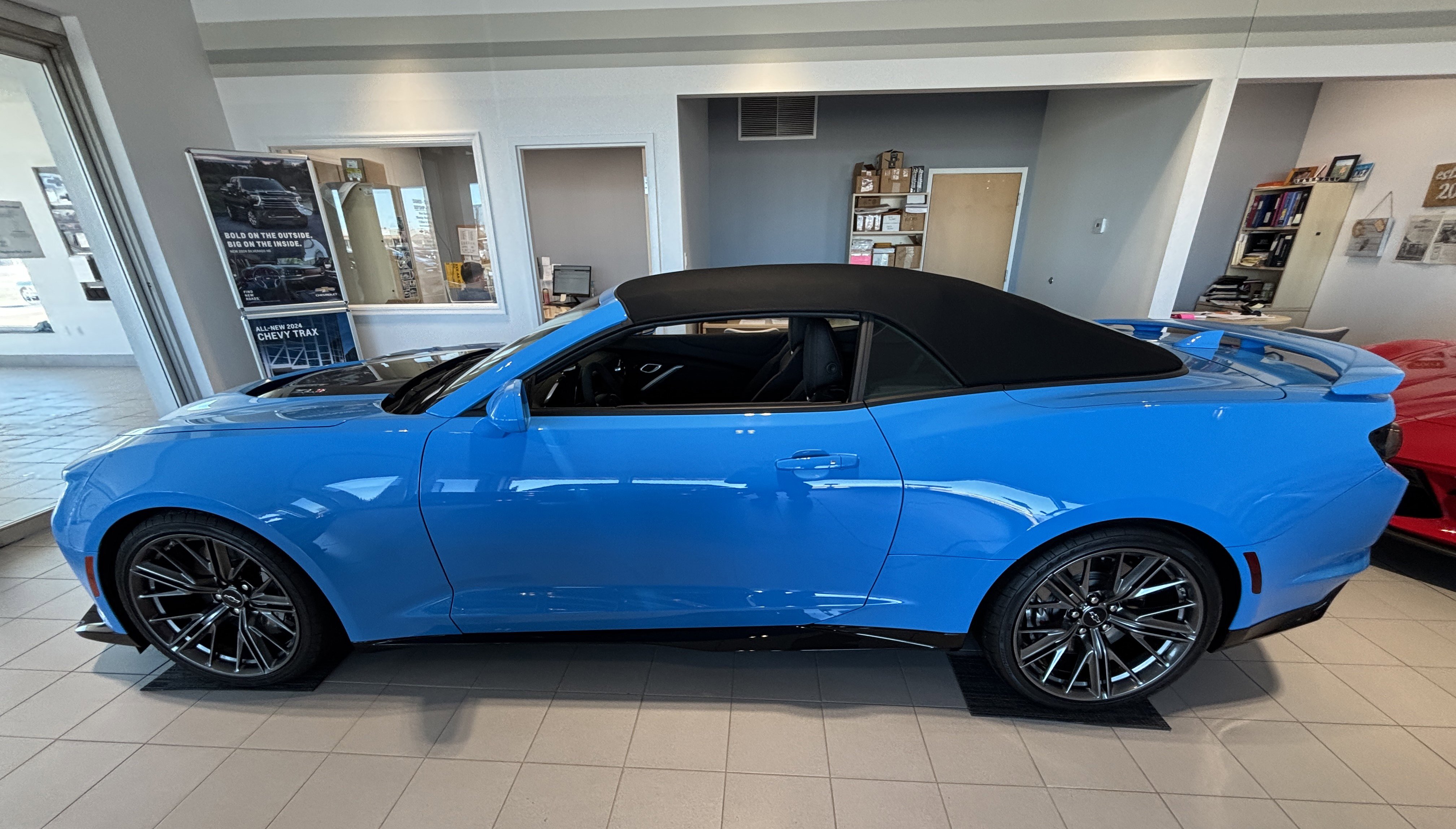 Used 2022 Chevrolet Camaro ZL1 image 2