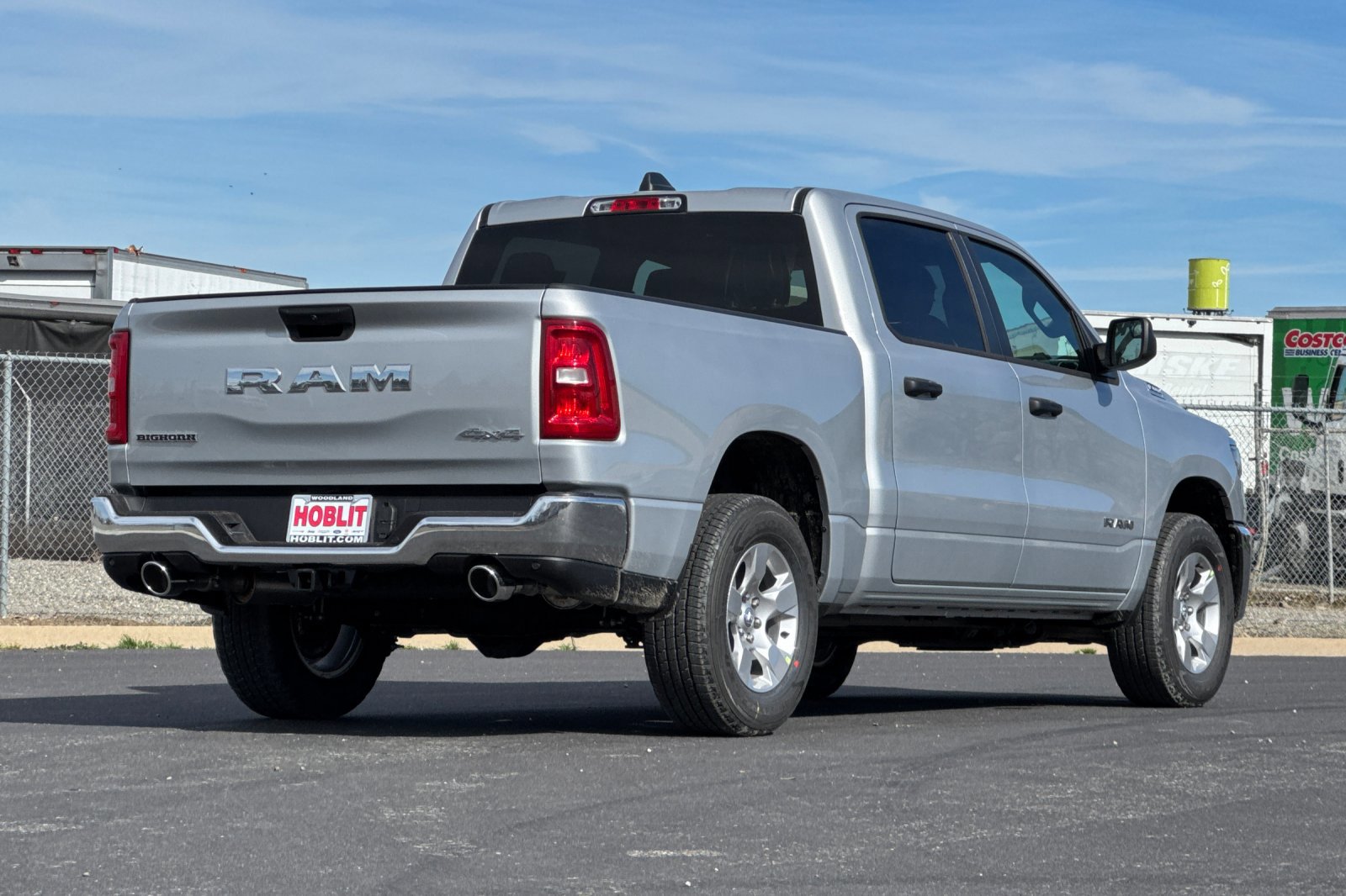 New 2026 RAM 1500 4x4 Crew Cab image 3