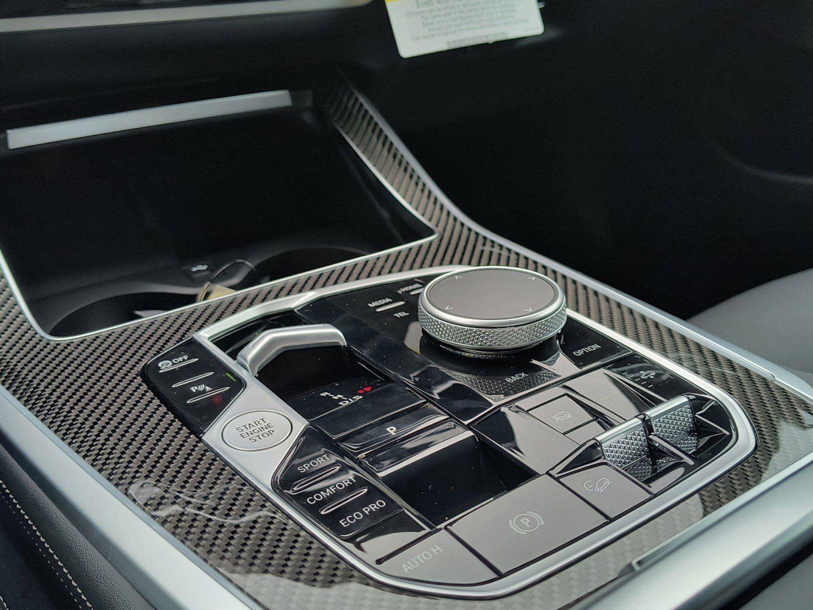 New 2025 BMW X5 xDrive40i w/ Parking Assistance Package image 10