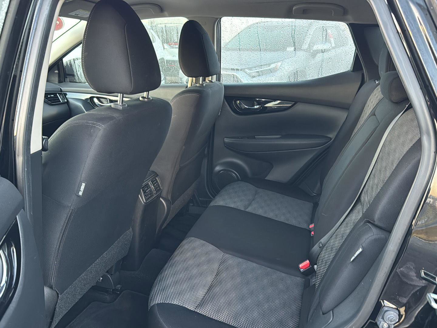 Used 2021 Nissan Rogue Sport SV image 9