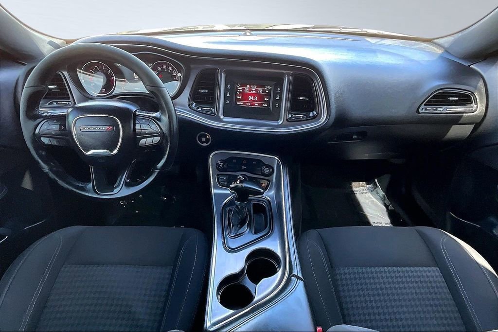 Certified 2016 Dodge Challenger SXT image 9