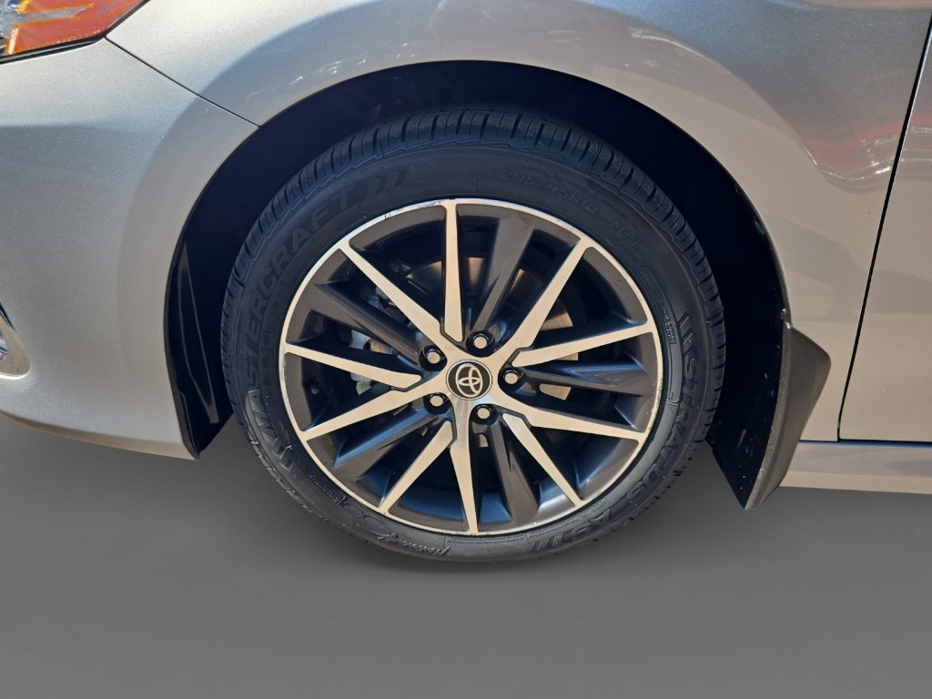 Used 2022 Toyota Camry XLE image 9