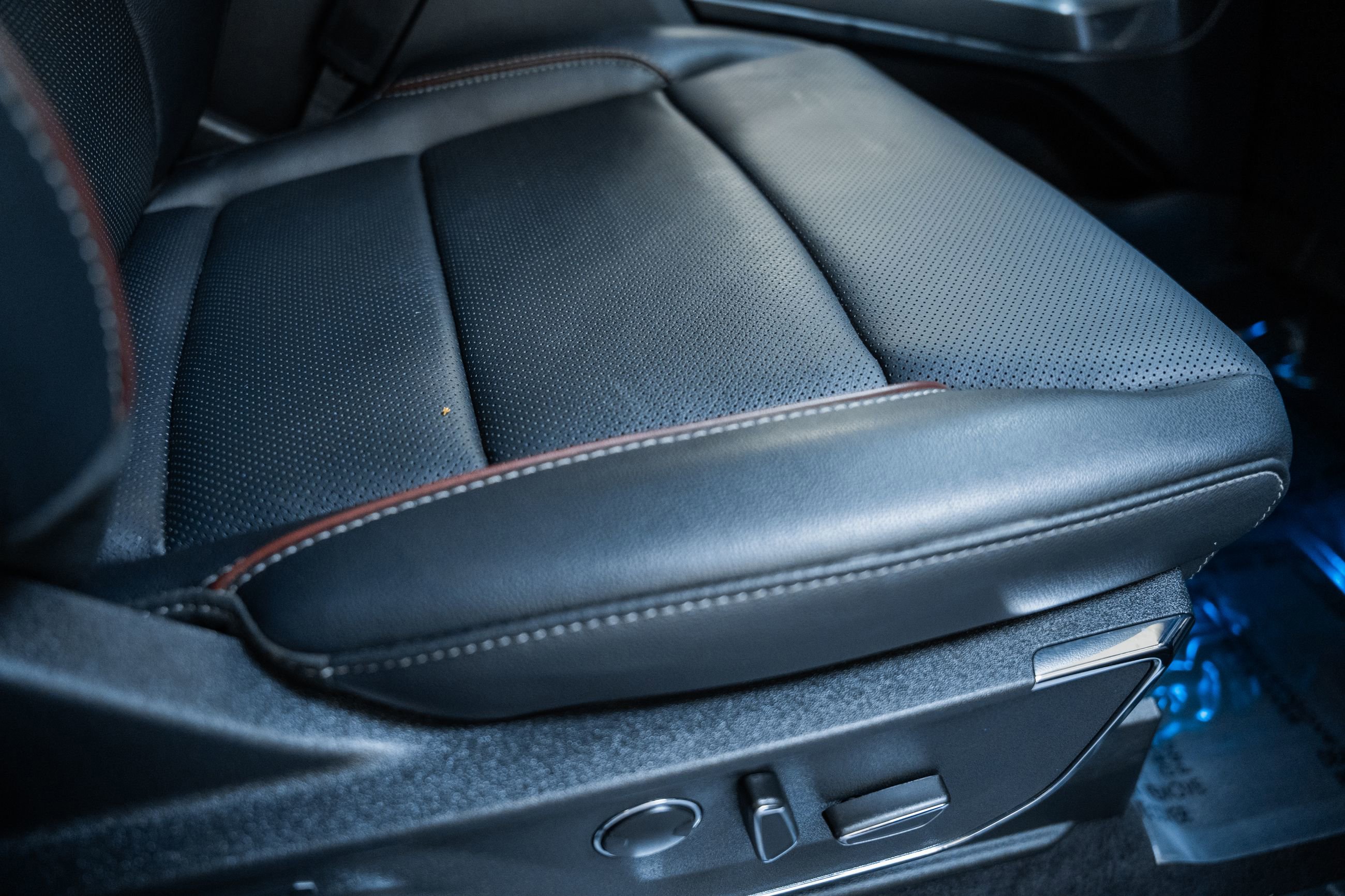 Certified 2023 Ford F150 Lariat w/ Equipment Group 502A High image 39