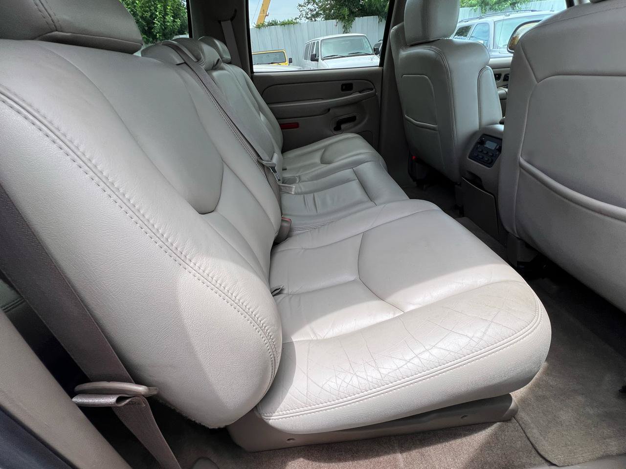 Used 2004 GMC Yukon XL SLT w/ Preferred Equipment Group RWD image 21