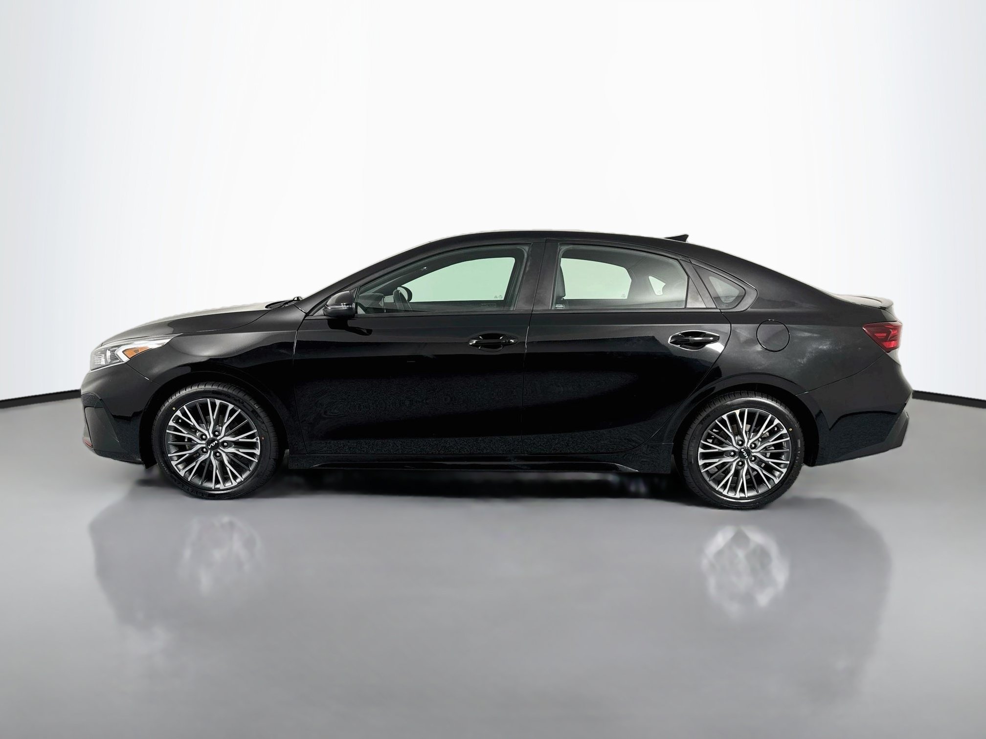 Used 2023 Kia Forte GT-Line w/ GT-Line Technology Package FWD image 8