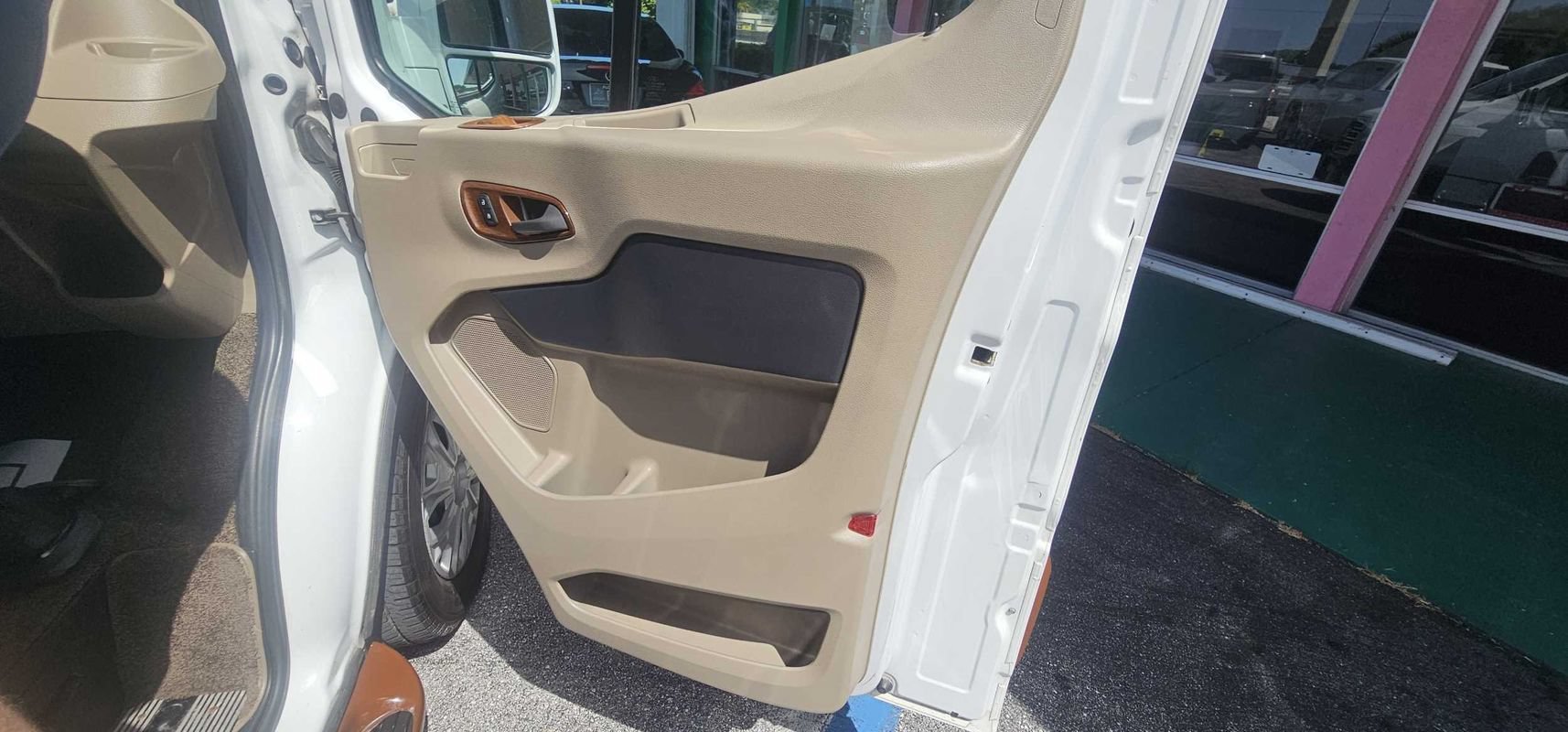 Used 2016 Ford Transit 150 XLT RWD image 26