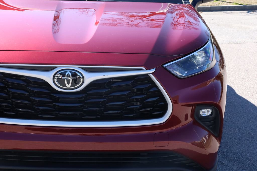 Used 2023 Toyota Highlander XLE image 16