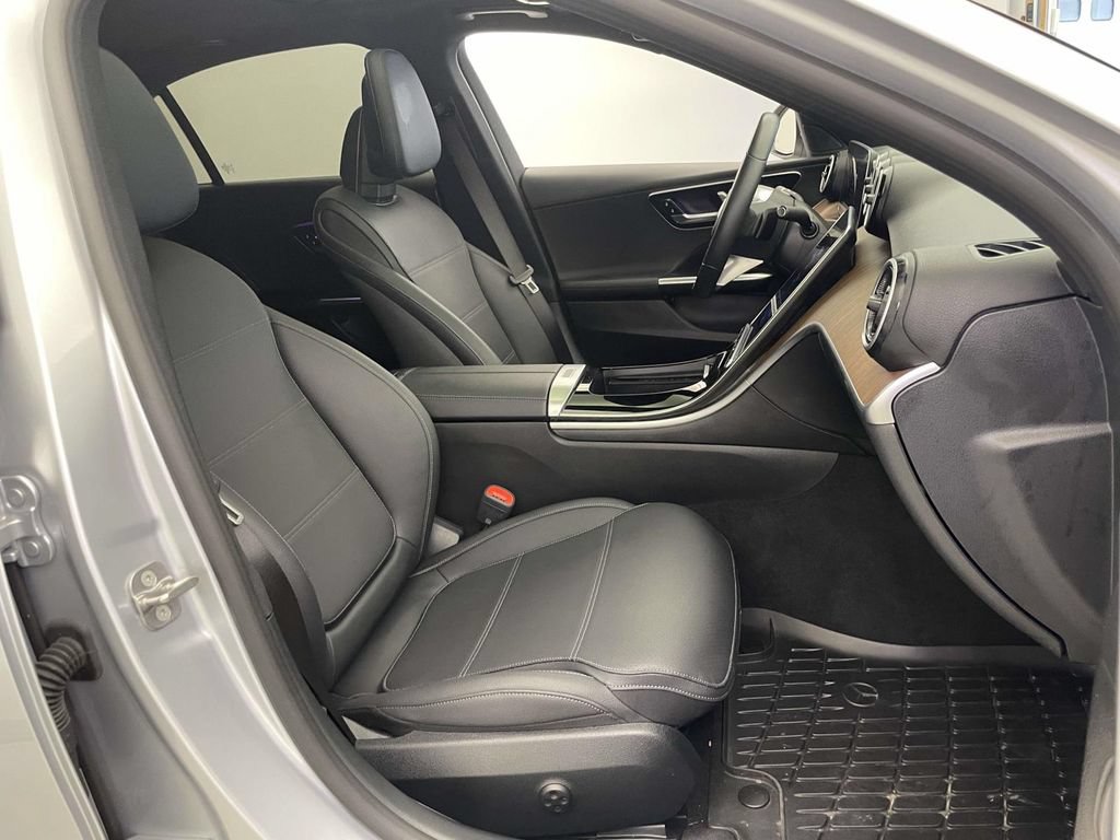 Used 2025 Mercedes-Benz C 300 4MATIC Sedan image 18
