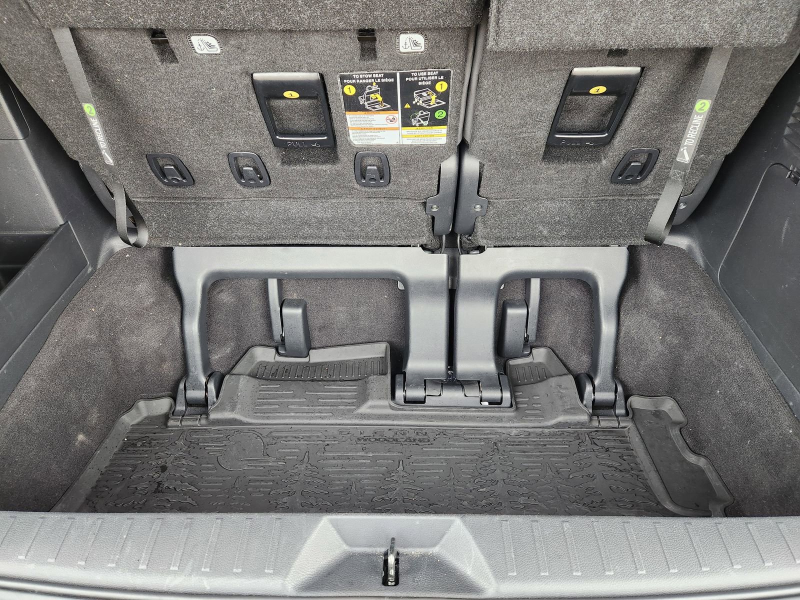 Used 2025 Toyota Sienna XLE Woodland Edition image 35